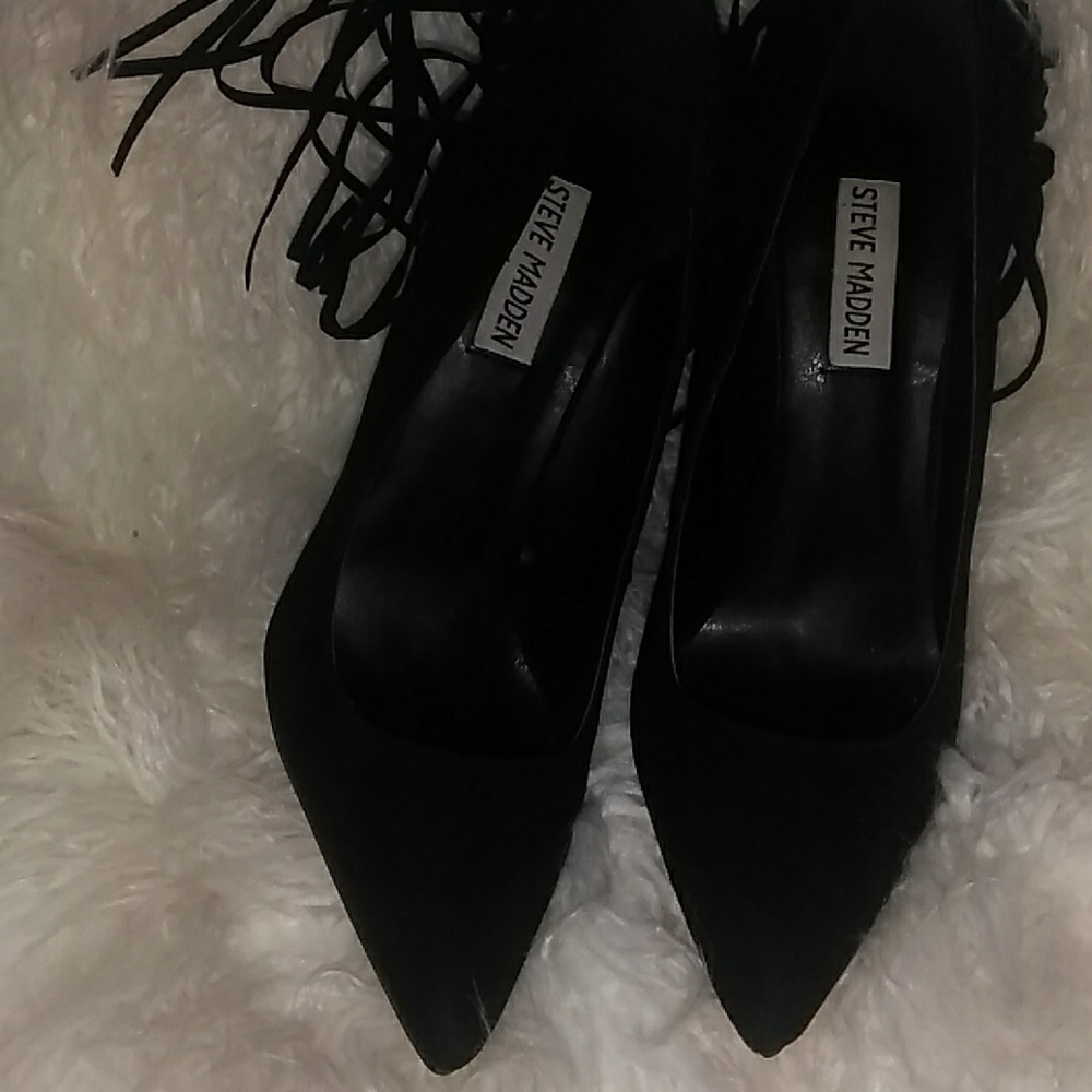 Shoes - Picture 2 of 3